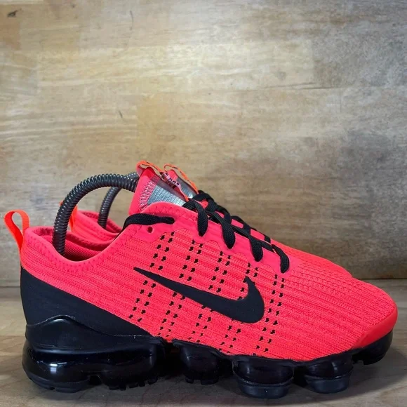 Nike Air VaporMax Flyknit 3 Womens Sz 7 (5.5Y) Shoes Sneakers Crimson Black - Picture 3 of 15